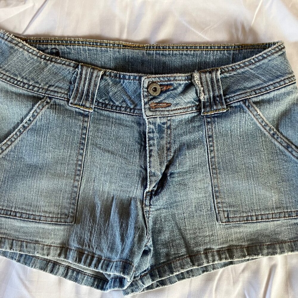 BONGO brand jean shorts, light wash, juniors size 11
